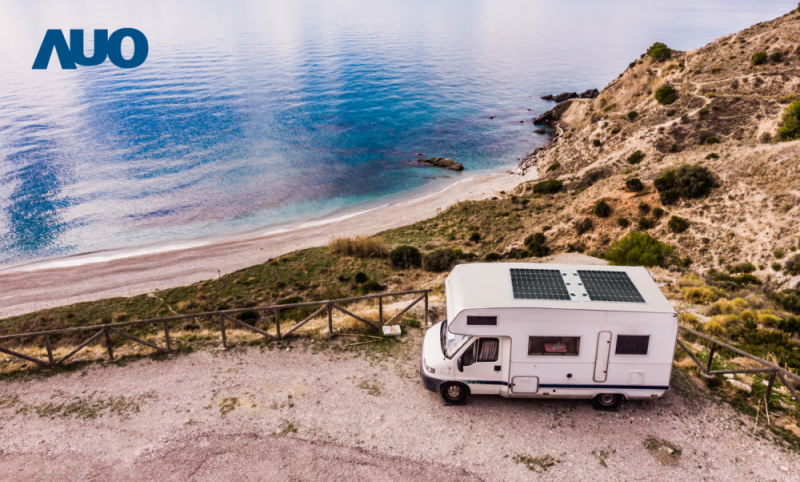 「可撓輕量化太陽光電板SunCurva」使用輕量特殊耐候型複合板取代傳統太陽能板的玻璃前板，不僅降低70%重量，每米平方僅3Kg；具有抗衝擊性能及通過電磁相容性測試，可應用於交通運輸工具，如露營車、遊艇等